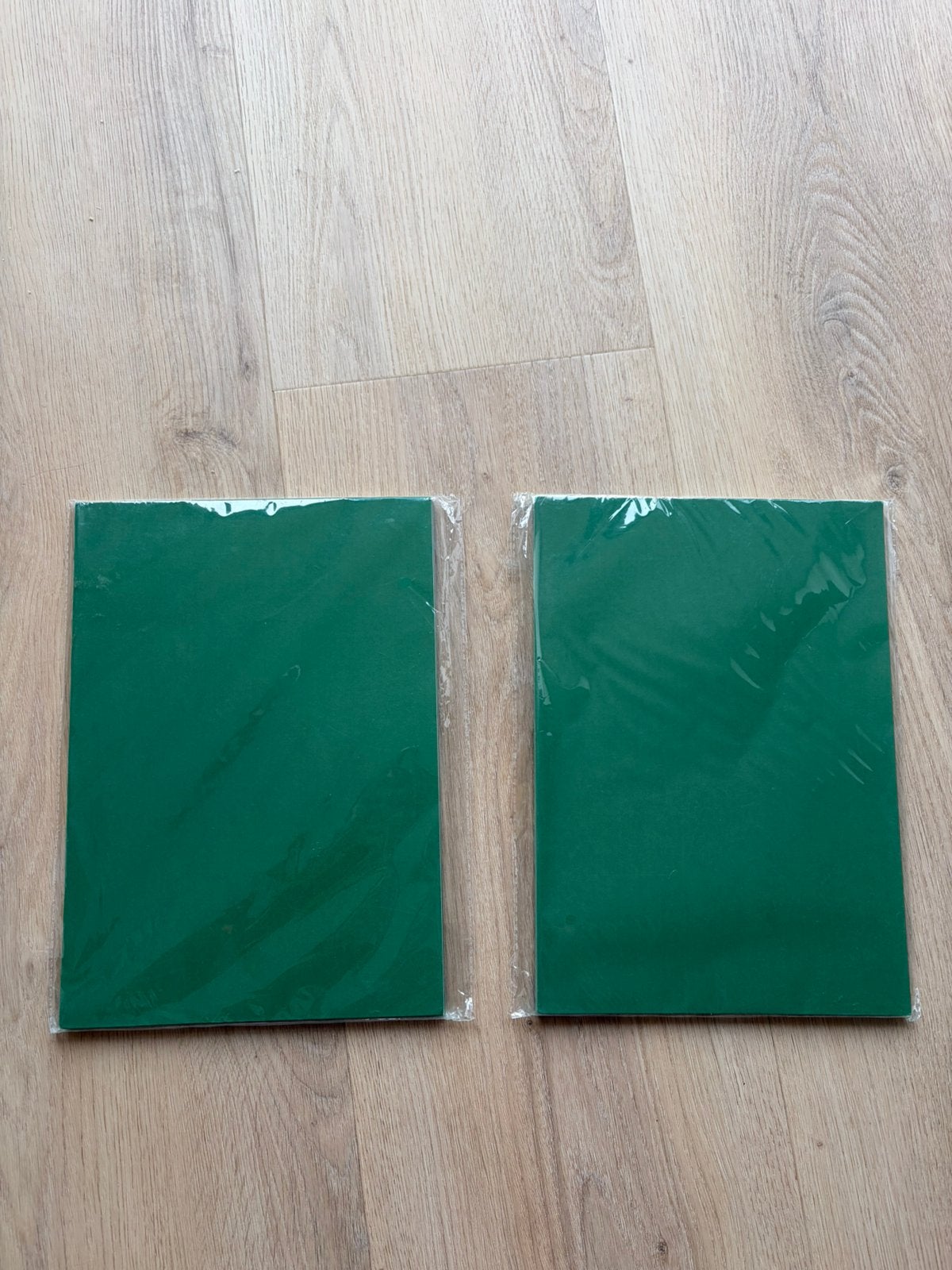 Groen dik karton papier a4 50-55 vellen, Ophalen of Verzenden, Zo goed als nieuw