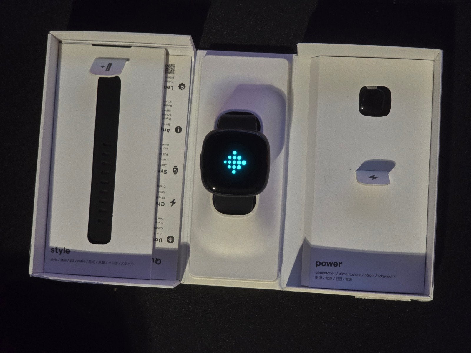 Fitbit Versa 4 Fitness Smartwatch - zo goed als nieuw, Zwart, Ophalen of Verzenden, Zo goed als nieuw, Fitbit