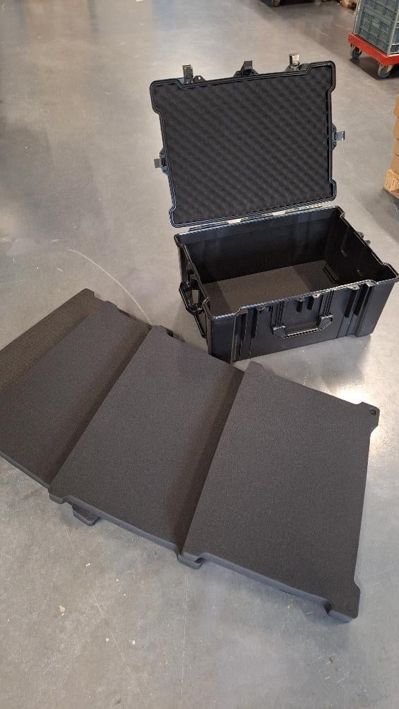 Super GROTE B&W Outdoor Cases Koffer Trolley flightcase., Muziek en Instrumenten, Behuizingen en Koffers, Ophalen, .., Nieuw, Overige instrumenten