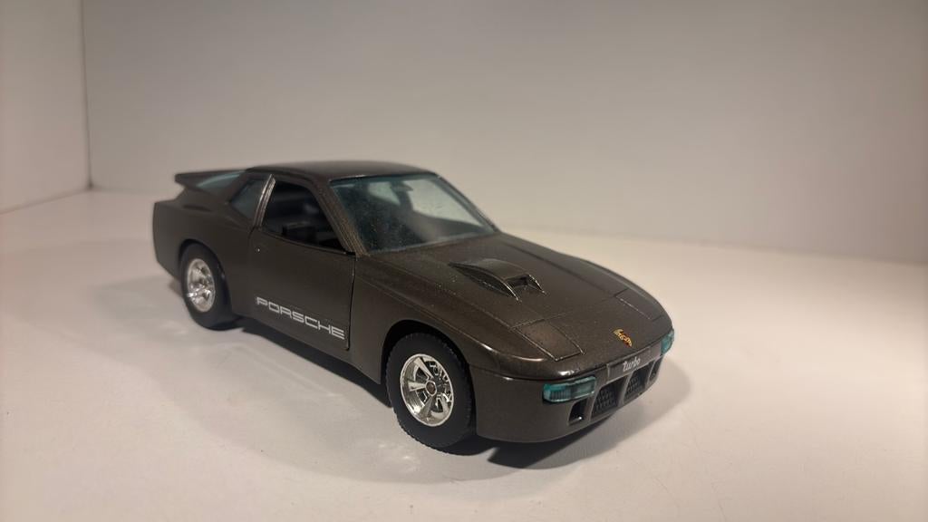 Porsche 924 turbo bburago 1.24, Ophalen of Verzenden, Bburago, A, A