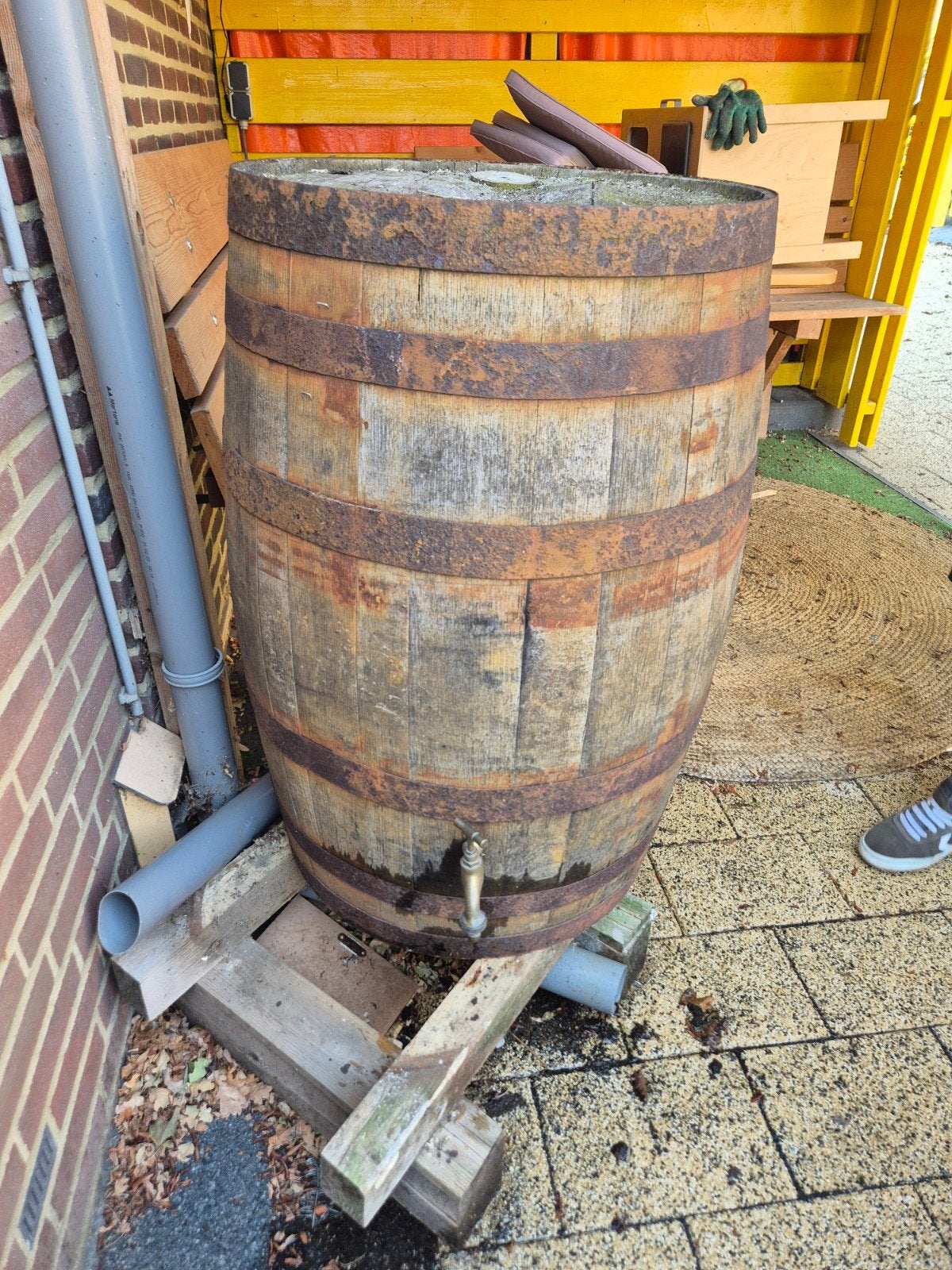 Wijnvat regenton - Houten regenton met kraantje, Tuin en Terras, Gebruikt, Met kraantje, 150 liter of meer, Ophalen of Verzenden