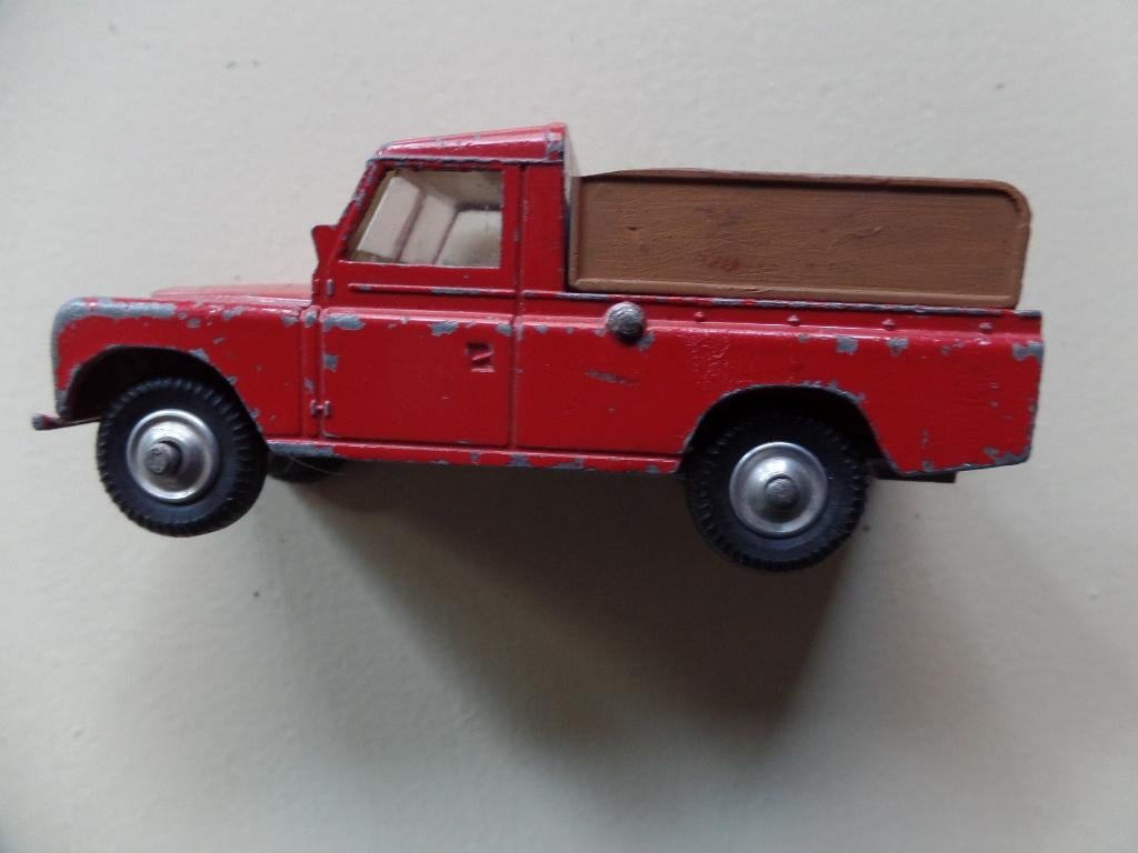 Landrover Corgi Toys rood  , Hobby en Vrije tijd, Modelauto's | 1:50, Gebruikt, Bus of Vrachtwagen, Corgi, Verzenden