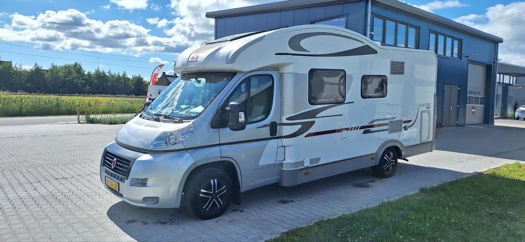 Adria Matrix M650 SK | lage km | stapelbed | hefbed, Caravans en Kamperen, Campers, Koelkast, Ringverwarming, Fiat, Particulier