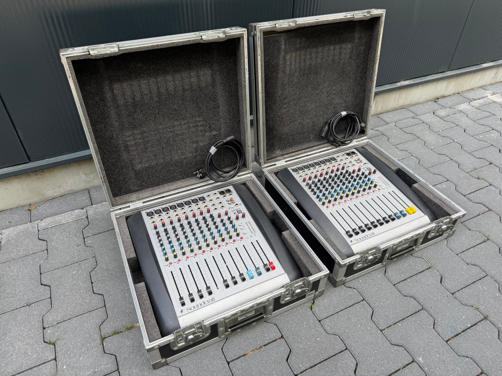 Soundcraft Spirit E8 in flightcase 1x, Ophalen of Verzenden, Zo goed als nieuw, Overige instrumenten, Flightcase