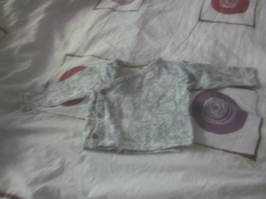 Nw grijsblauw/olijf prematuur overslag shirtje Prenatal 44, Kinderen en Baby's, Babykleding | Prematuur, Nieuw, Ophalen of Verzenden