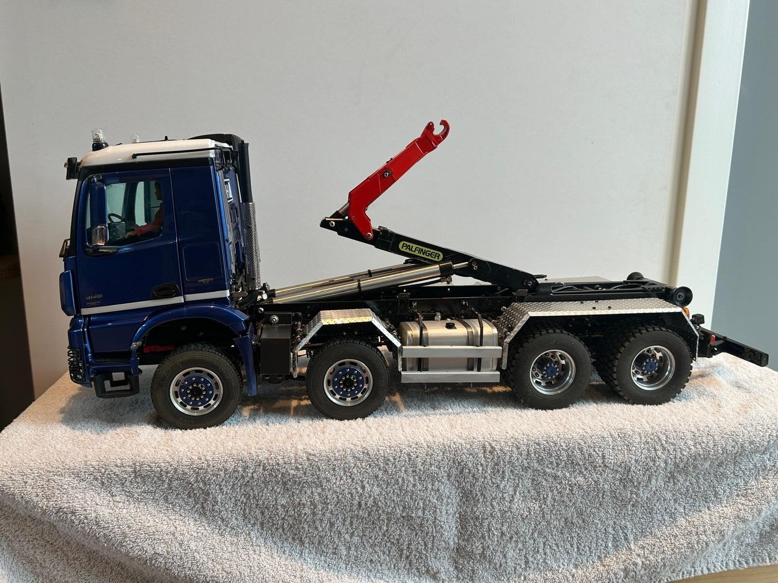 Scaleart Arocs 8x8 haakarm met aanhanger, Zo goed als nieuw, RTR (Ready to Run), Ophalen, Elektro