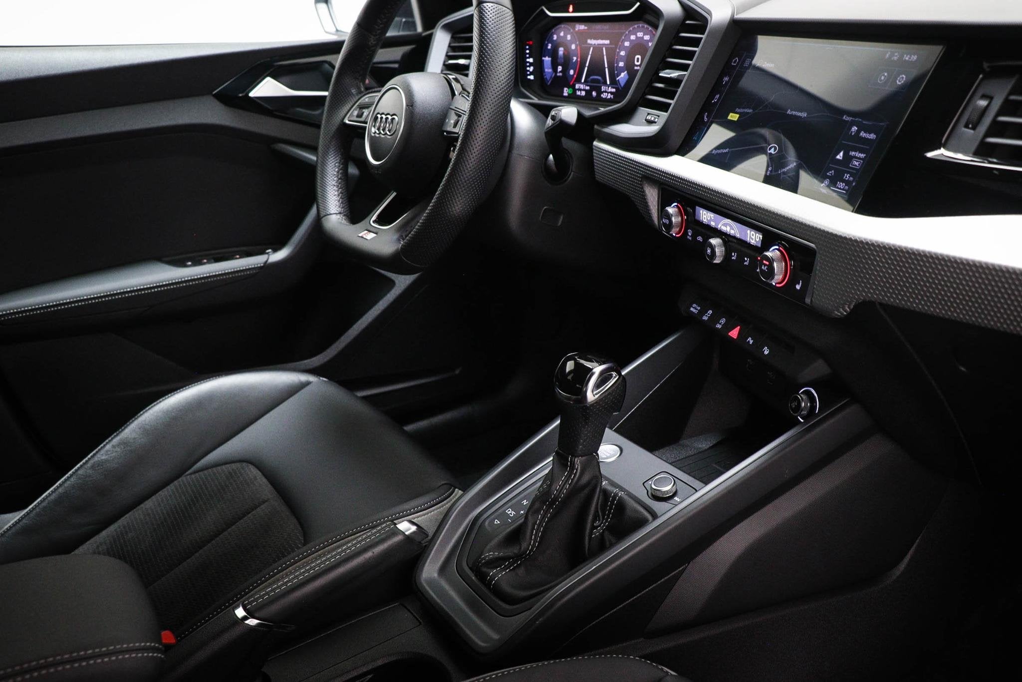 Audi A1 citycarver 30 TFSI epic | LED | ACC | STOELVERWARMIN, Auto's, Audi, Stof, Met garantie (alle), 116 pk, Bedrijf