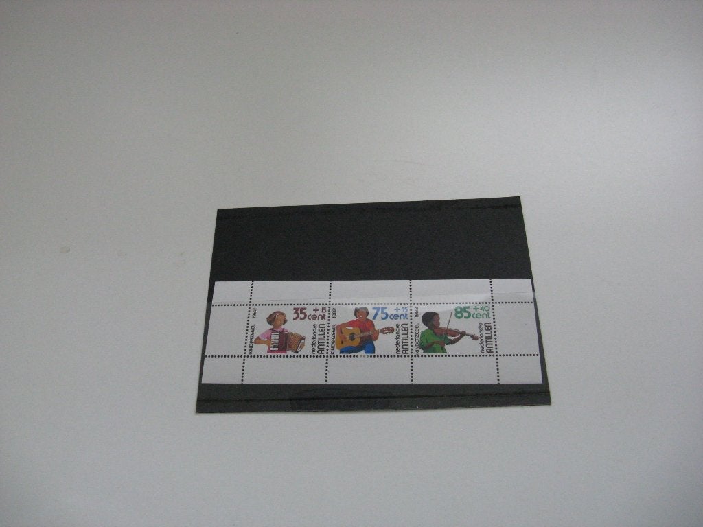Nederlandse antillen blok kinderzegels 1982, Postzegels en Munten, Ophalen of Verzenden, Postfris