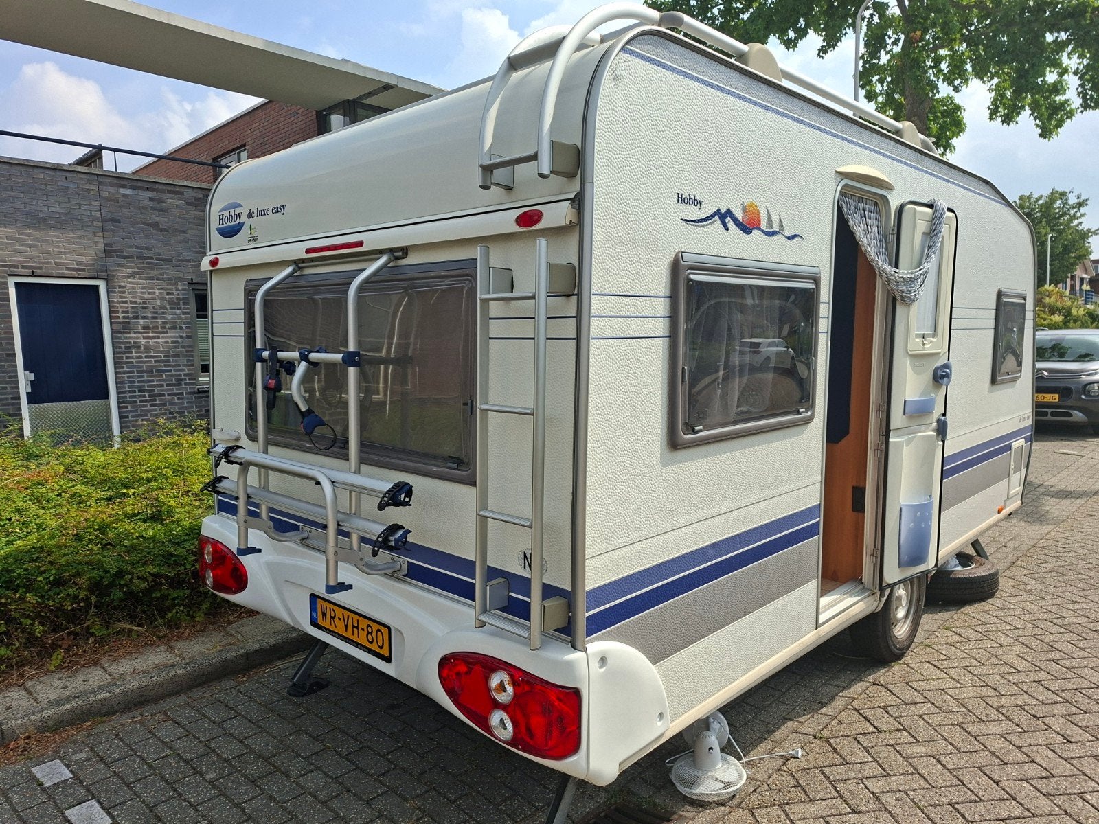 Hobby 460 UFE (2006) (compleet), Rondzit, Hobby, Frans bed, Particulier