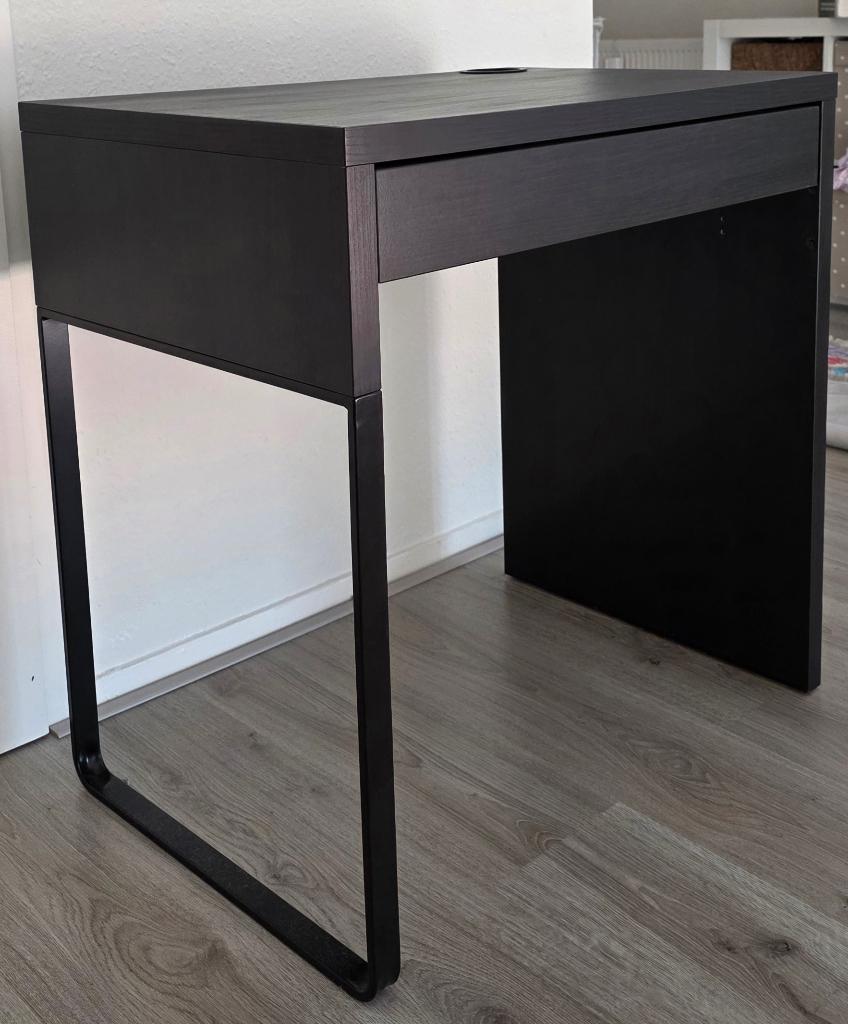 Bureau, Huis en Inrichting, Bureaus, Met lades, Zo goed als nieuw, IKEA, Overige materialen