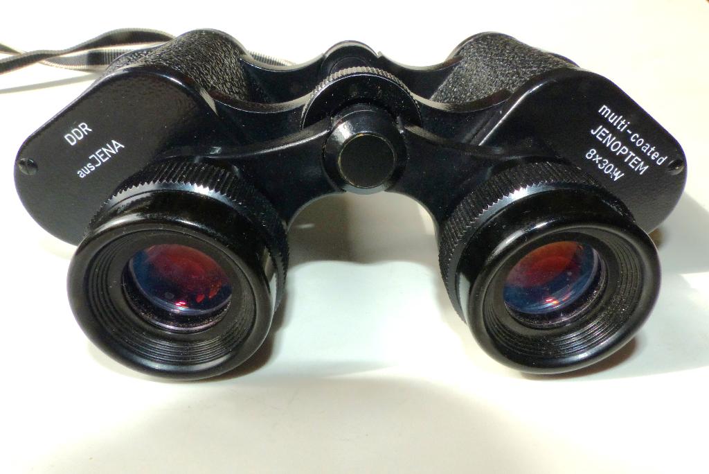 (Zeiss) Aus Jena 8x30W, Gebruikt, 8 tot 12x, Met hoes of tas, Porro (met knik)