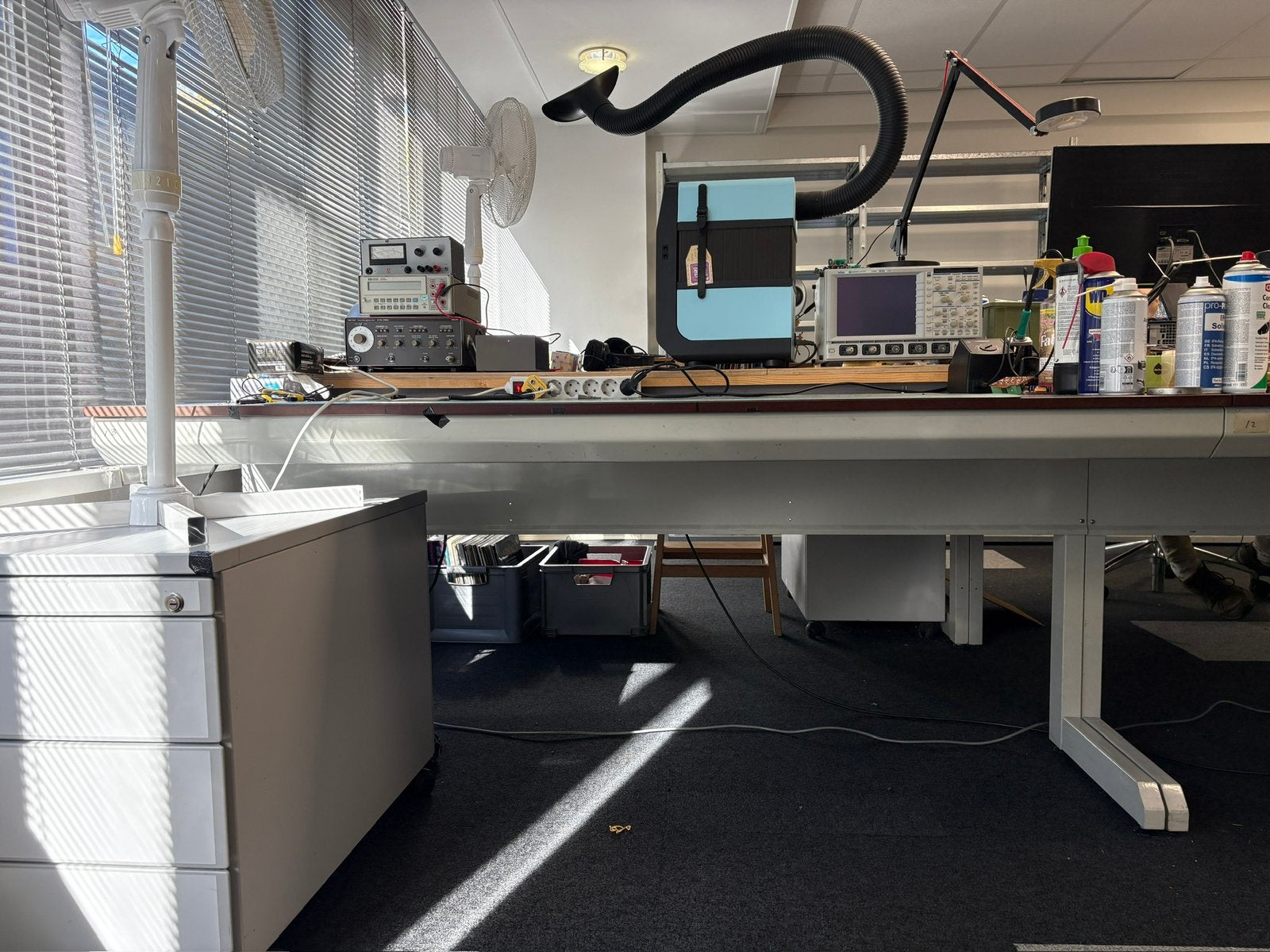 Zware werktafel 3x - weg voor weinig!, Ophalen