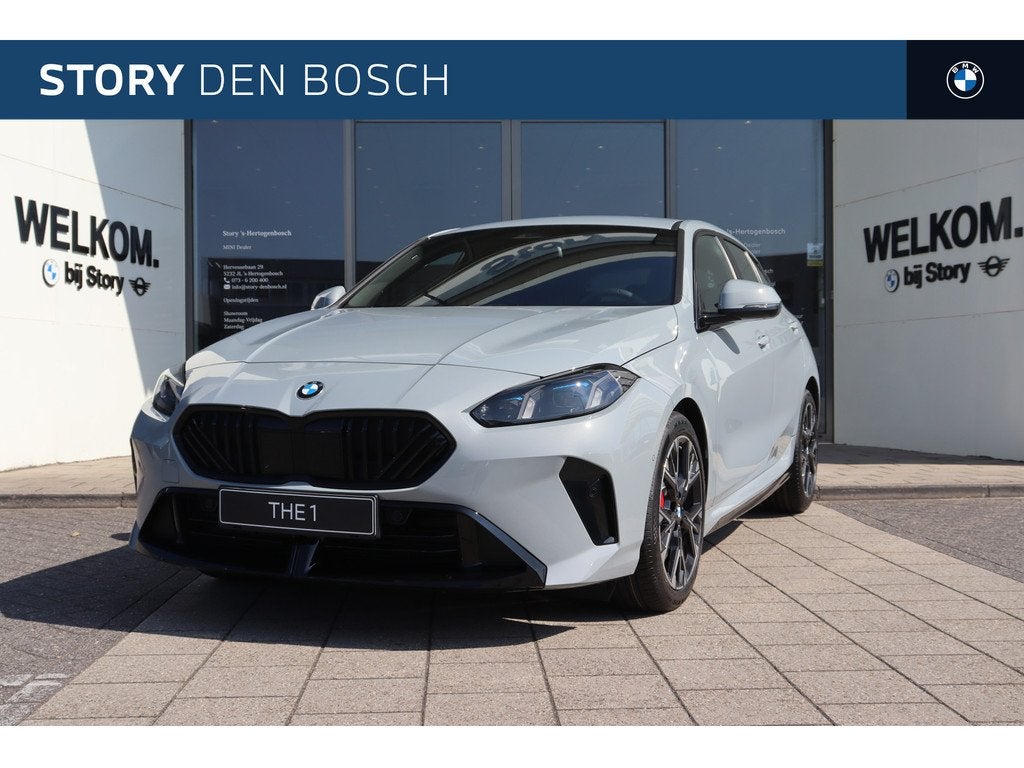 BMW 1 Serie 120 M Sport Automaat / Achteruitrijcamera / Spor, Auto's, BMW, Zwart, 156 pk, Bedrijf, 3 cilinders