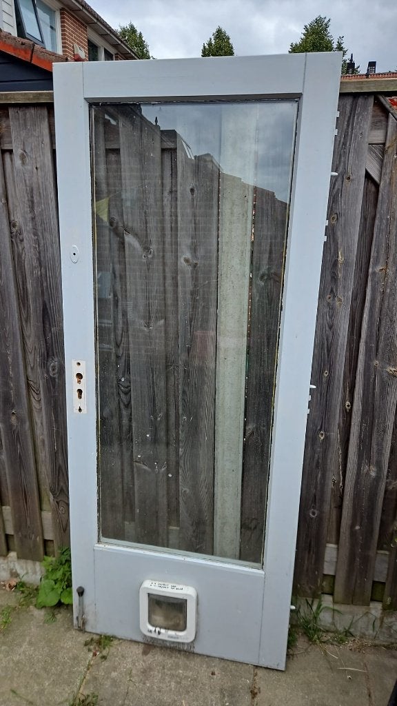 Achterdeur glas en kattenluikje, Doe-het-zelf en Verbouw, Deuren en Horren, Ophalen, Gebruikt, 80 tot 100 cm, Buitendeur