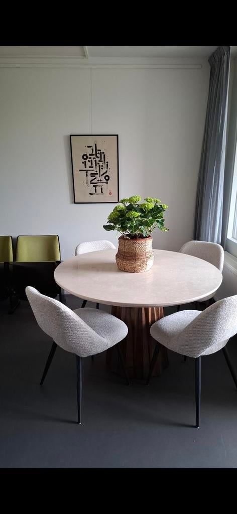 Ronde marmeren eettafel met stoelen, Huis en Inrichting, Tafels | Eettafels, Overige houtsoorten, Rond, Ophalen of Verzenden, Zo goed als nieuw