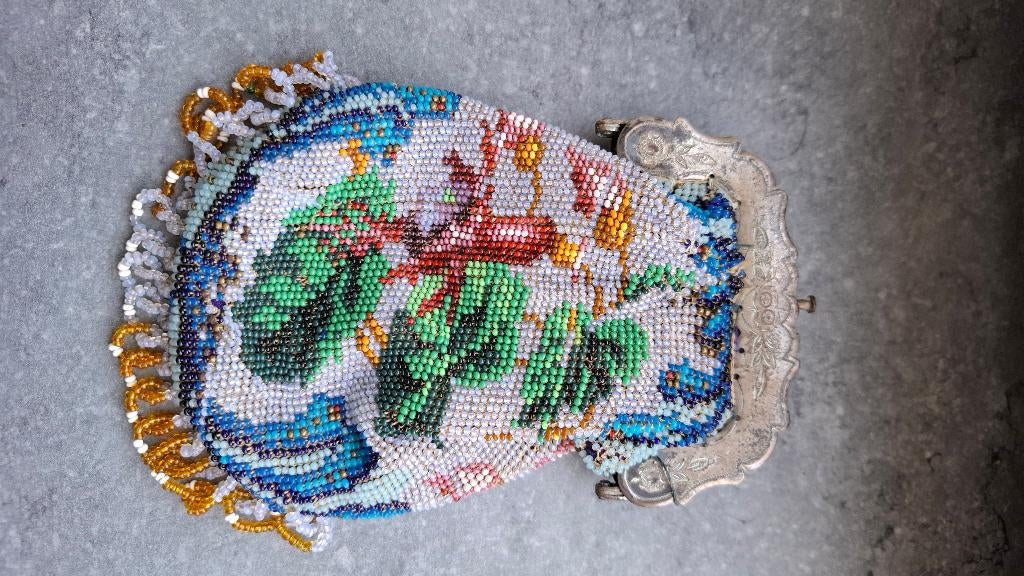 Antiek kralentasje, Antiek en Kunst, Ophalen of Verzenden