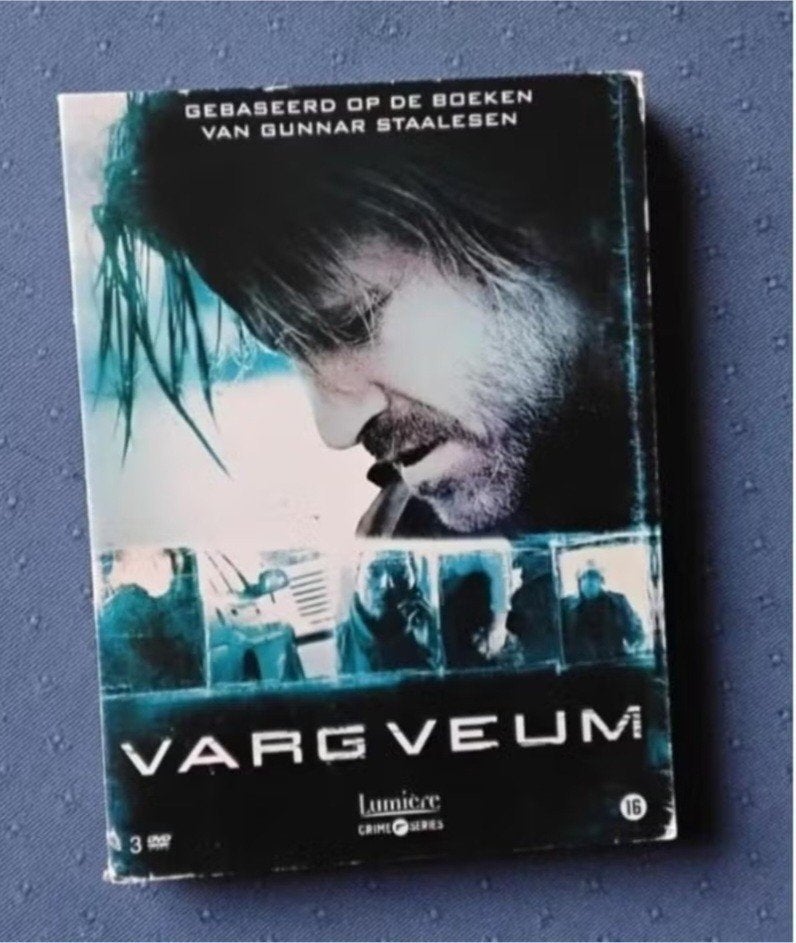 DVD Varg Veum seizoen 1 (Lumière), Ophalen, Vanaf 16 jaar, Zo goed als nieuw, Boxset