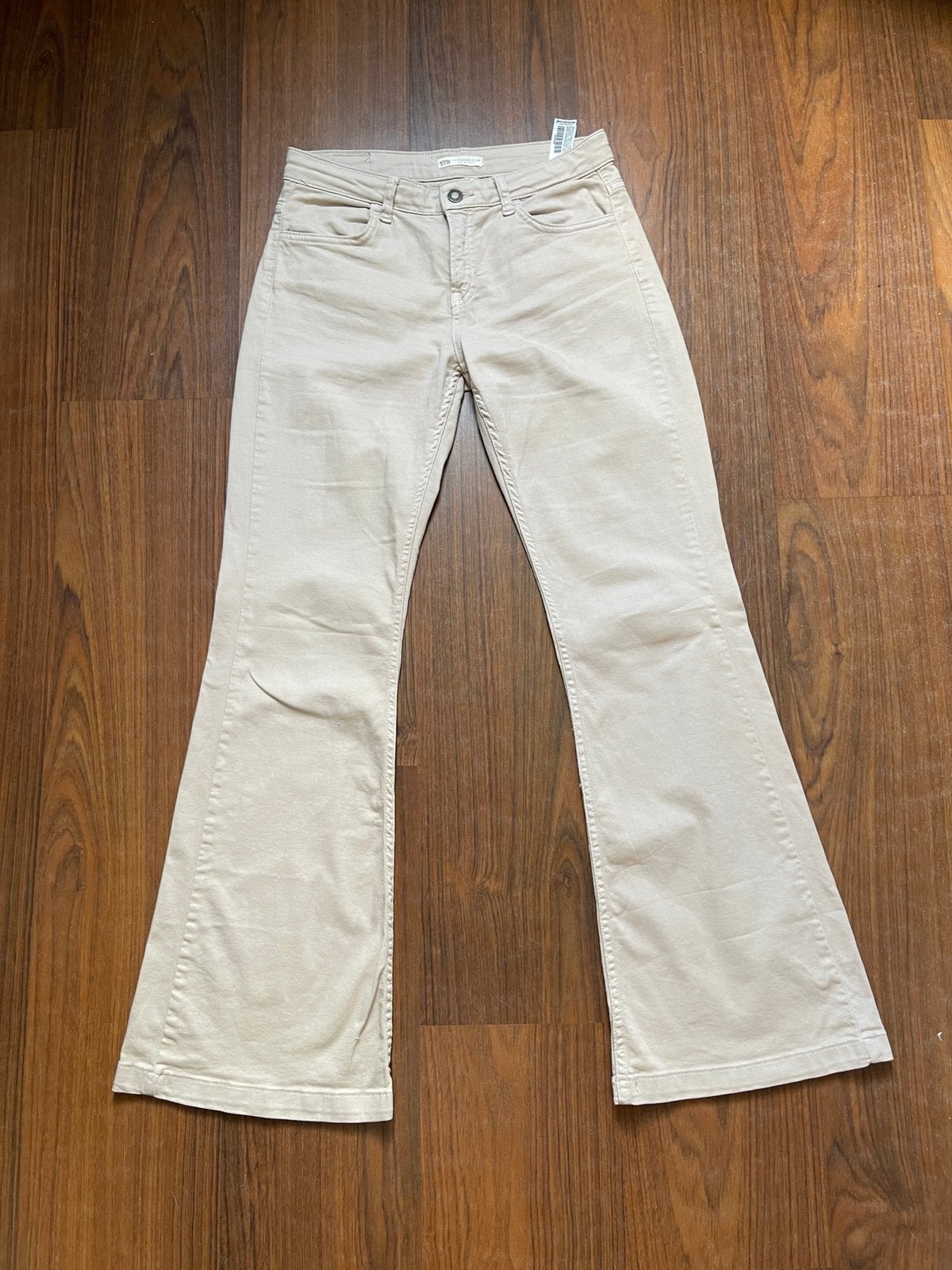 Beige flared jeans low waist, Stradivarius, M, Kleding | Dames, Ophalen of Verzenden, Zo goed als nieuw, Overige kleuren, Overige jeansmaten