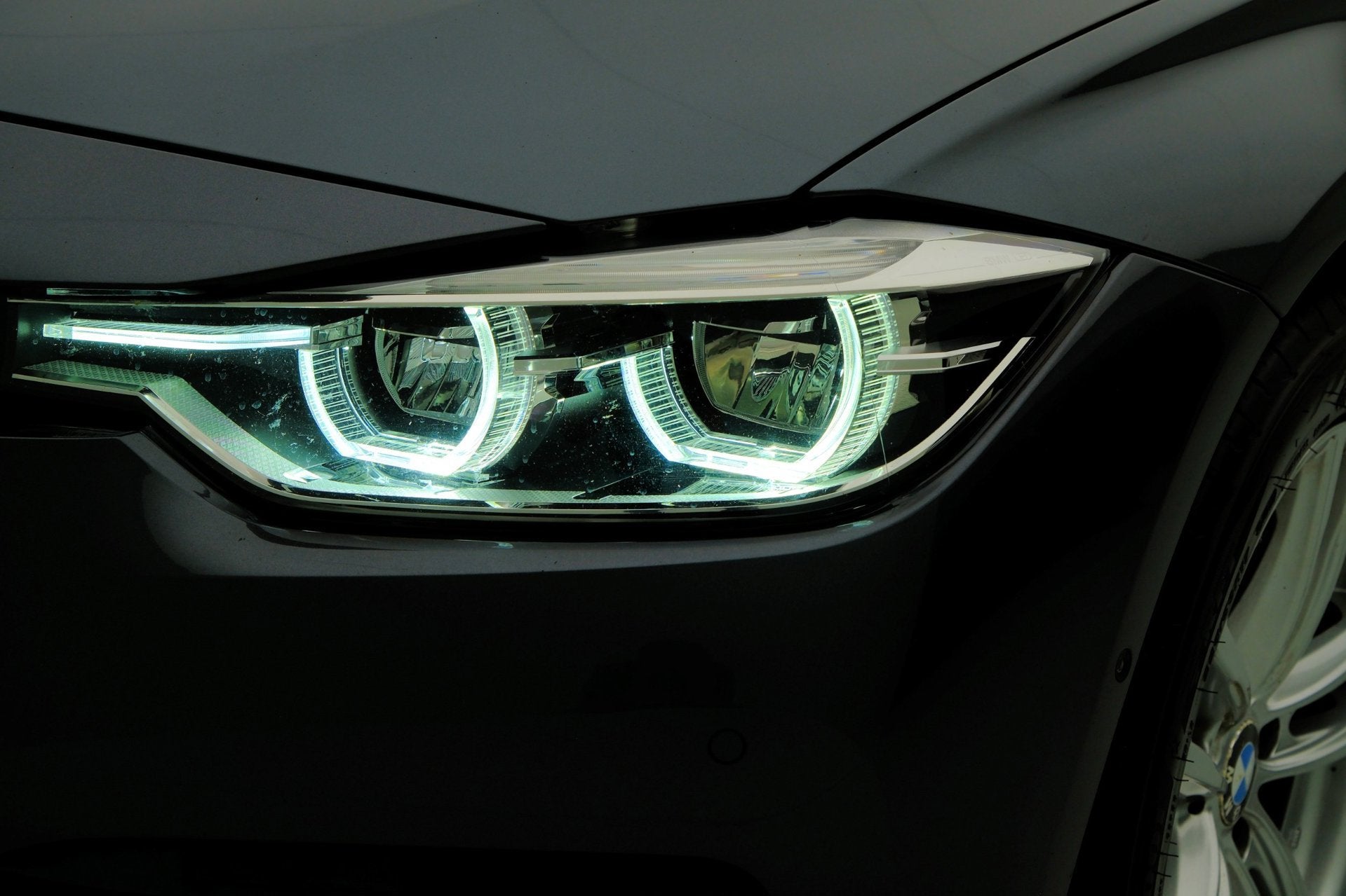 Foto 24 van BMW 3-serie Touring 320d EDE Centennial High Executive Aut.