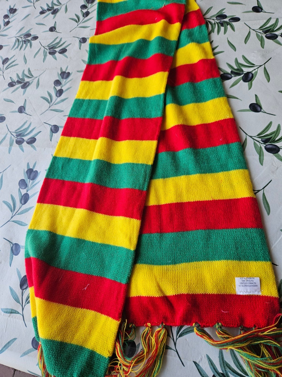 Carnavals sjaal Rood Geel Groen, Verzenden, Maat 46/48 (XL) of groter, Sjaal, Onbekend