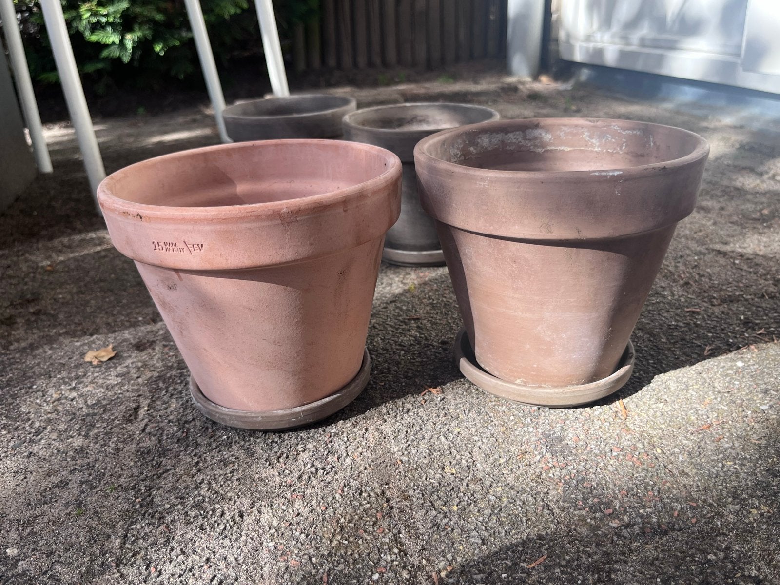 Set van 2 terracotta bloempotten met schotel, 25 tot 40 cm, Gebruikt, Rond, Binnen