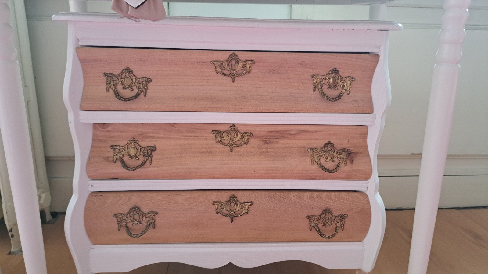 Witte houten commode, Gebruikt, 3 of 4 laden, Minder dan 100 cm, 25 tot 50 cm