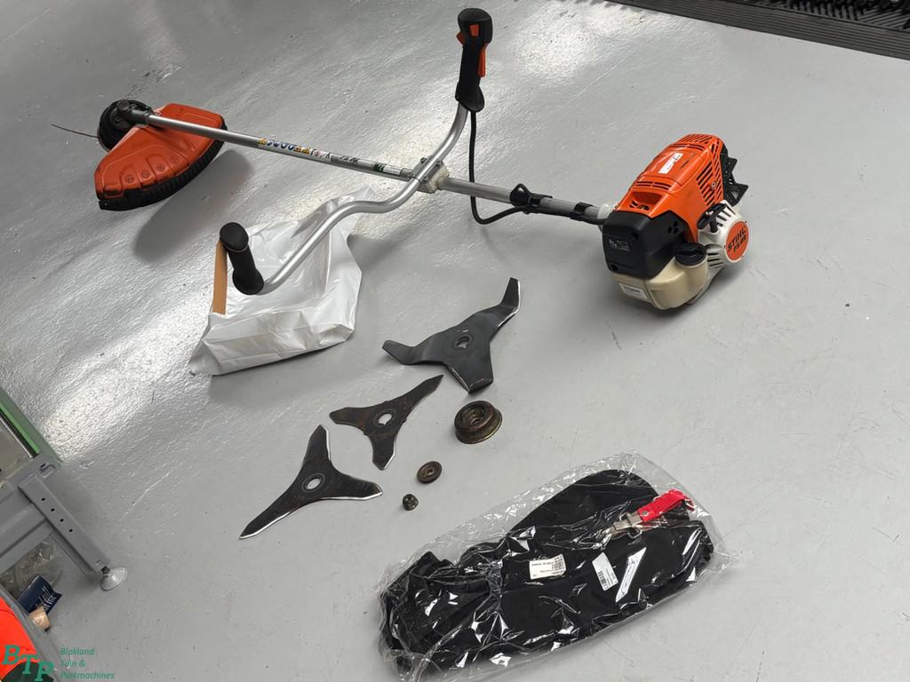 Stihl FS89 gebruikte bosmaaier met messen en draadkop, Gebruikt, Stihl