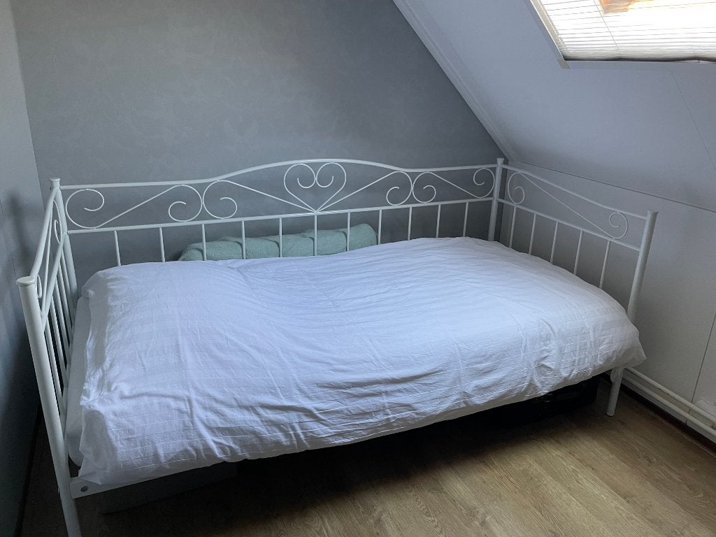 Wit metalen 1 persoons bedbank 200 x 0.90 cm, Ophalen, Gebruikt, 90 cm, Eenpersoons