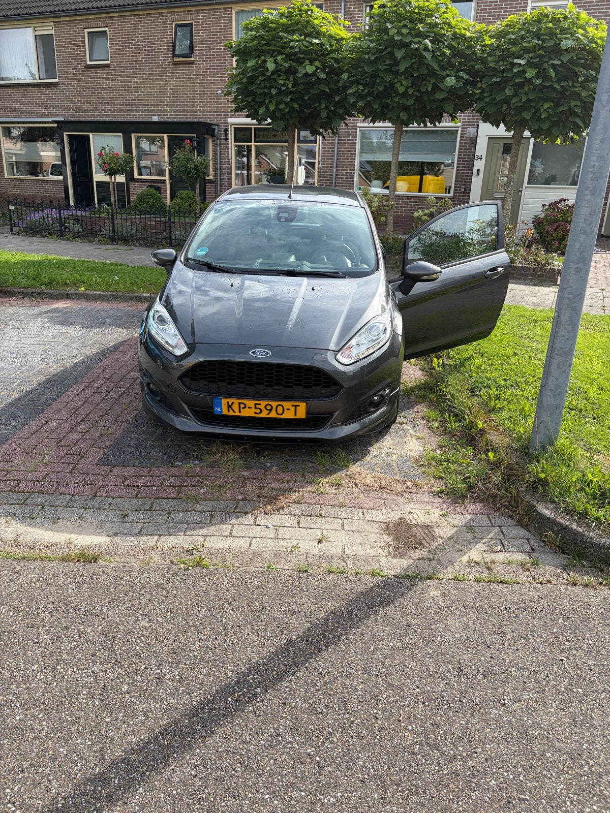 Ford Fiësta 1.0 92KW/125PK 3D 2016 Grijs, Auto's, Voorwielaandrijving, 125 pk, 40 €/maand, 23 km/l
