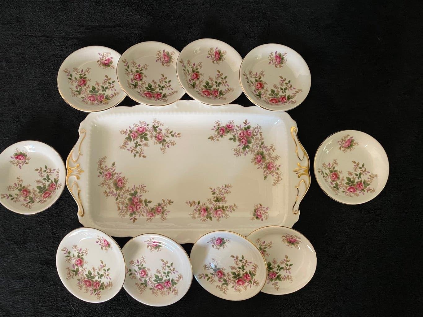 Royal Albert lavender rose - Cakeschaal + 10 Cakebordjes, Ophalen of Verzenden, Zo goed als nieuw, Bord(en), Overige stijlen