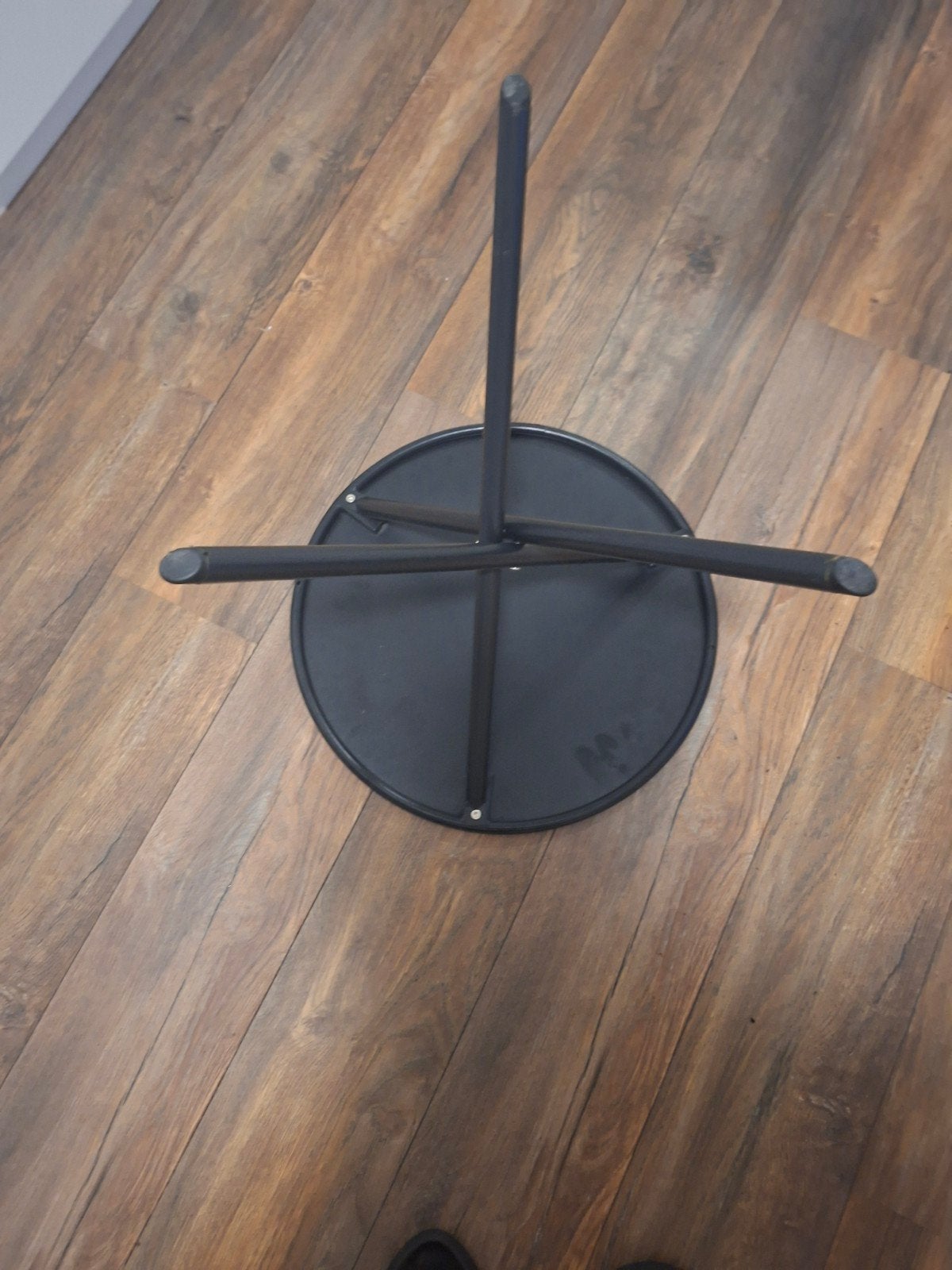 Zwarte ronde bijzettafel - Gebruikt, Minder dan 45 cm, Minder dan 55 cm, Gebruikt, Metaal of Aluminium