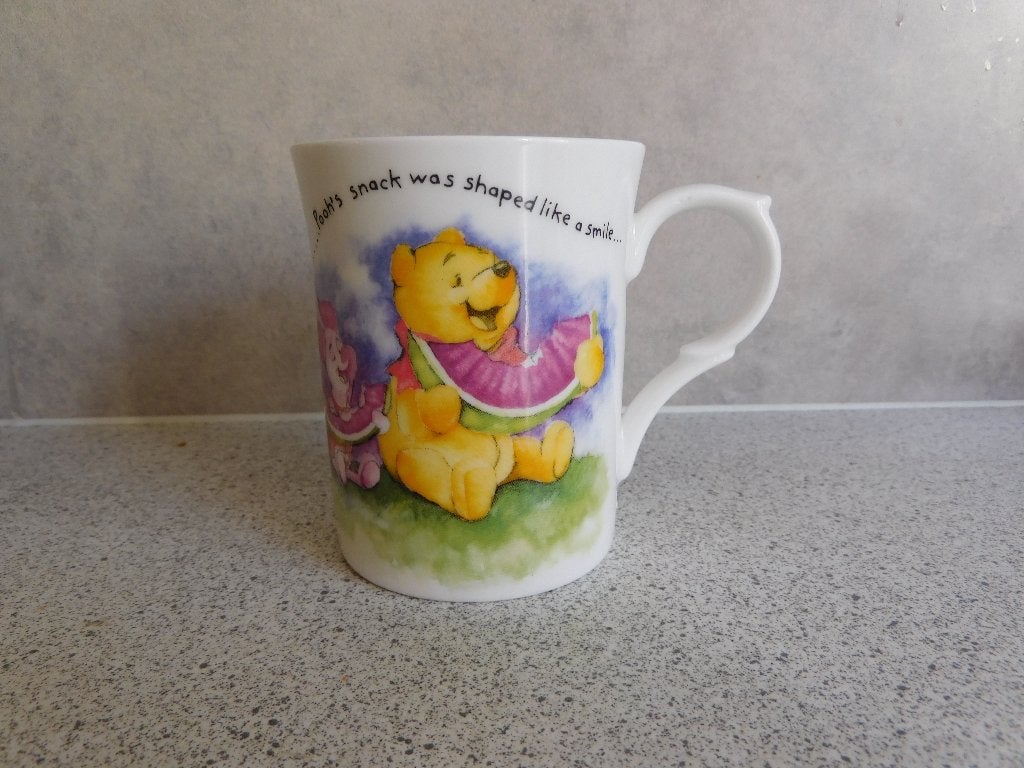 Mok Fine Bone China Play Away Pooh Kingsbury, Huis en Inrichting, Overige merken, Zo goed als nieuw, Overige stijlen, Porselein