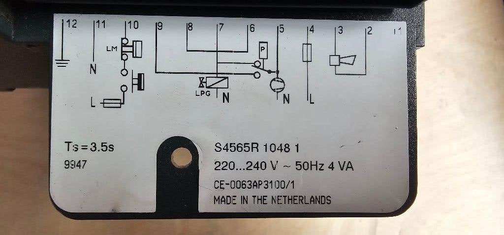 Gezocht: Honeywell S4565R 1048 1 branderautomaat Brink B27, Ophalen, Minder dan 30 cm, Overige typen, Minder dan 60 cm