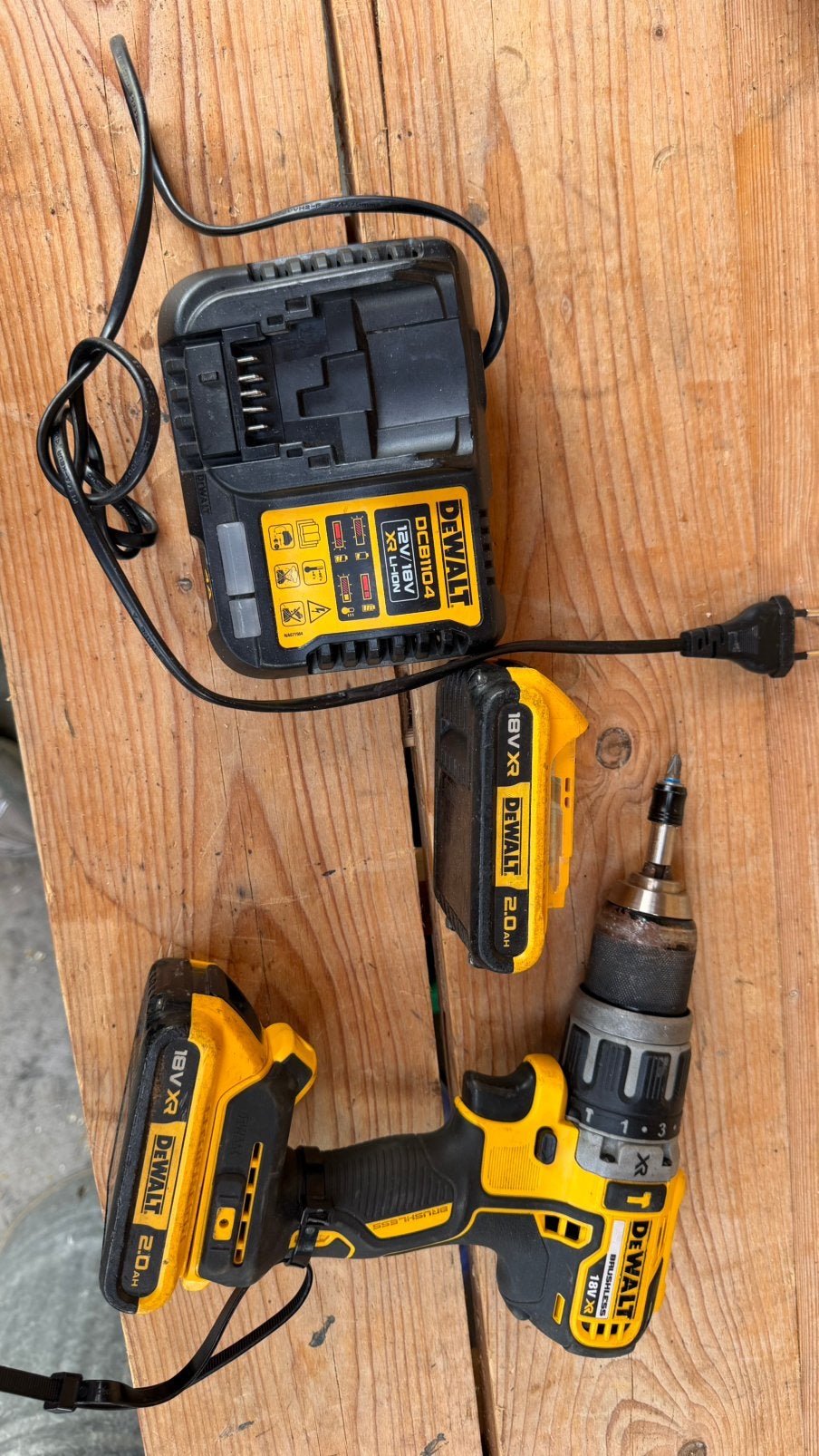 DeWalt DCD796 18V XR Brushless klopboormachine 2x accu’s