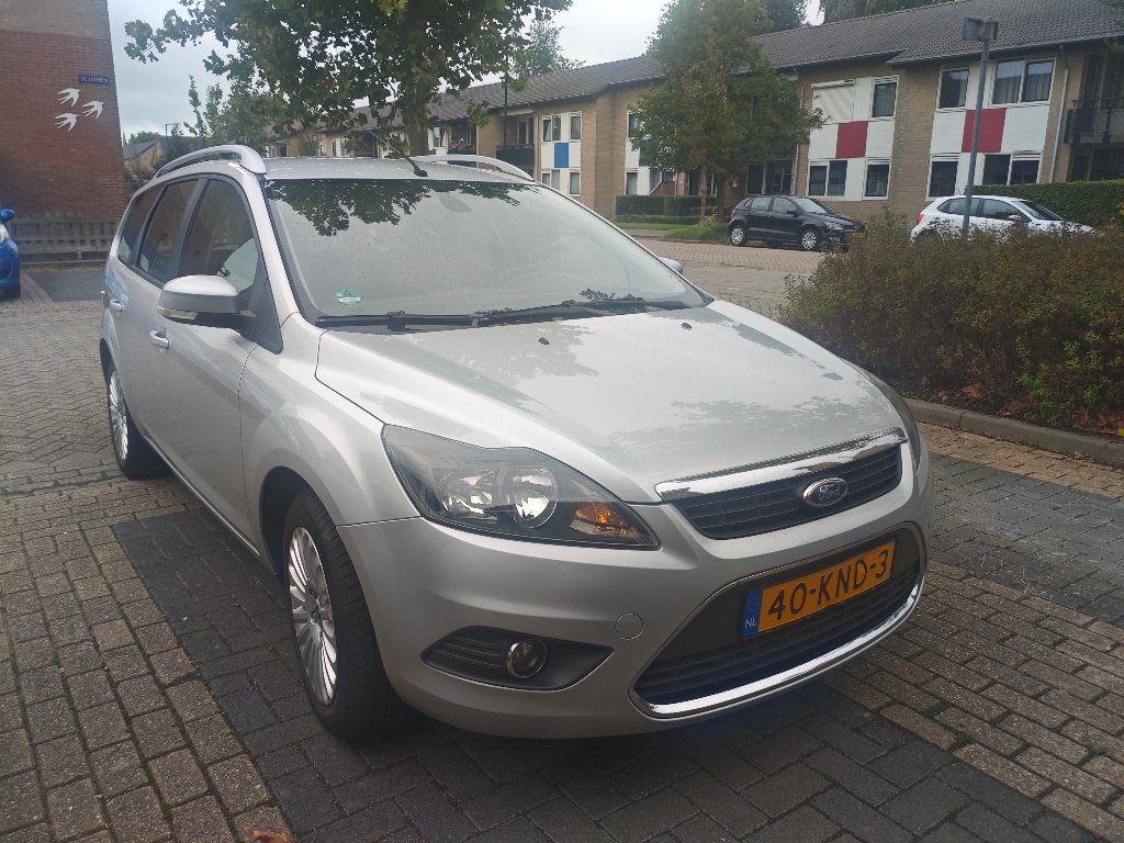 Ford Focus 1.8 92KW Wagon 2010 Grijs, Auto's, 4 cilinders, Grijs, Particulier, 57 €/maand