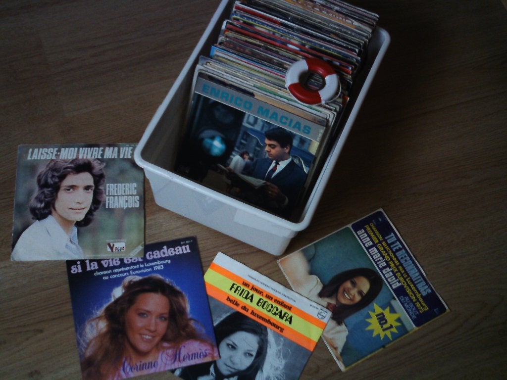 partij vinyl singels -- 100 stuks -- frans talig  21o, 7 inch, Ophalen of Verzenden, Zo goed als nieuw, Overige typen