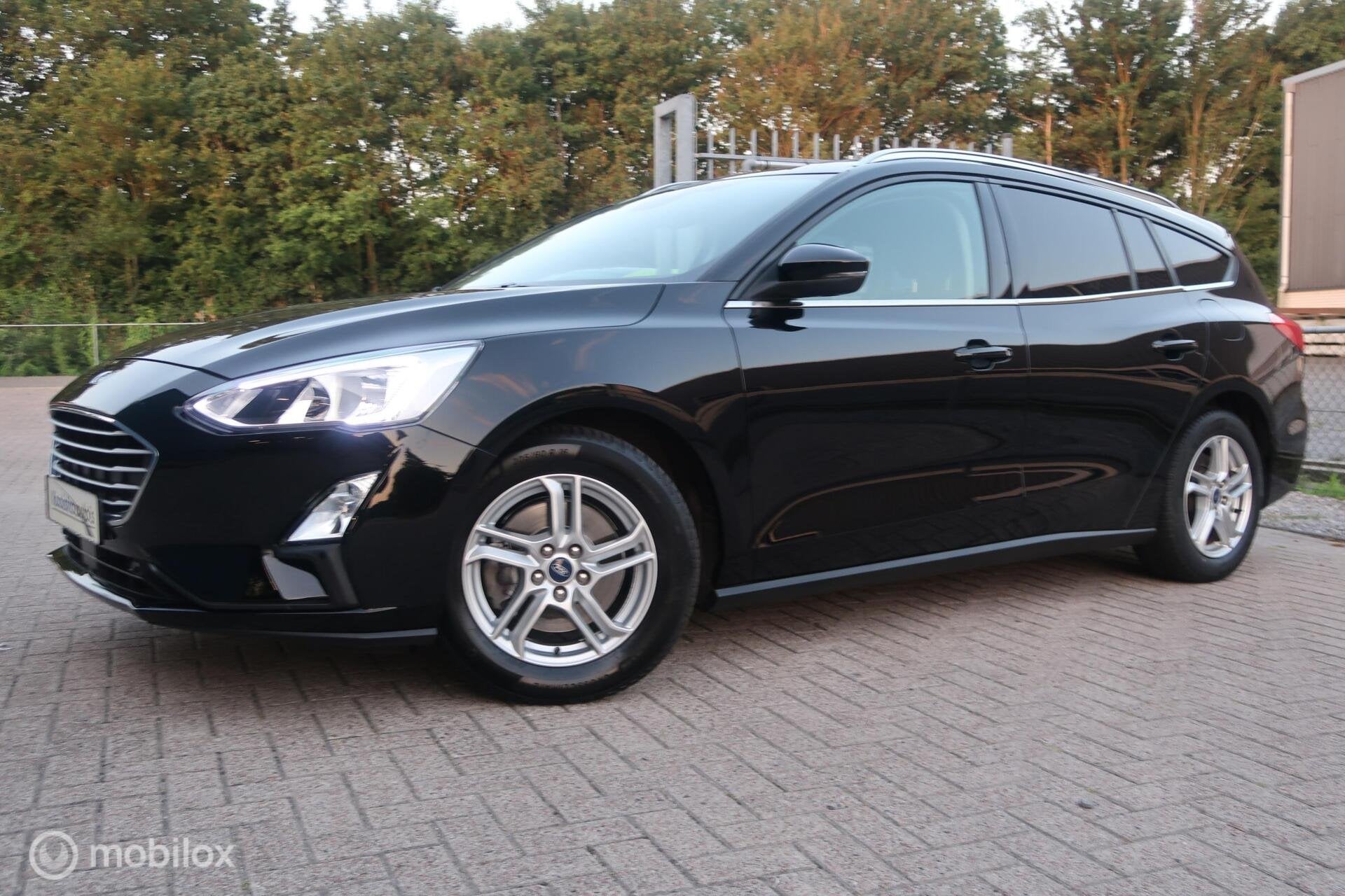 Ford Focus Wagon 1.0 EcoBoost EDITION EDITION CARPLAY, NAVI,, Gebruikt, Zwart, 1283 kg, Zwart
