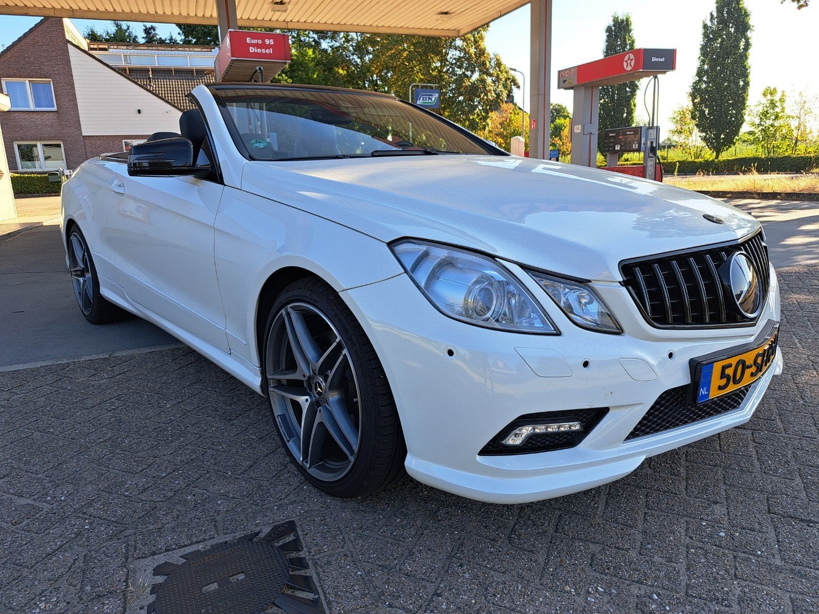 Mercedes E350 v6 benzine) Cabriolet,19 inch,amg pakket, Auto's, Mercedes-Benz, Automaat, Achterwielaandrijving, 1800 kg, Cabriolet