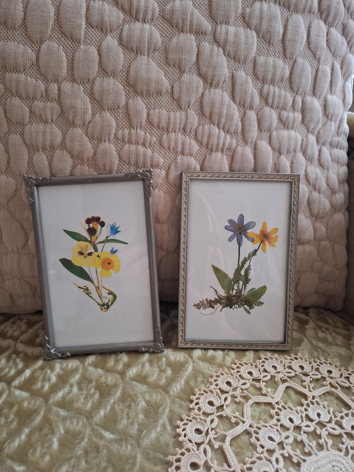 2 Vintage Fotolijstjes 1 met Hoekjes & 1 Bol Glas **Mimosa**, Ophalen of Verzenden