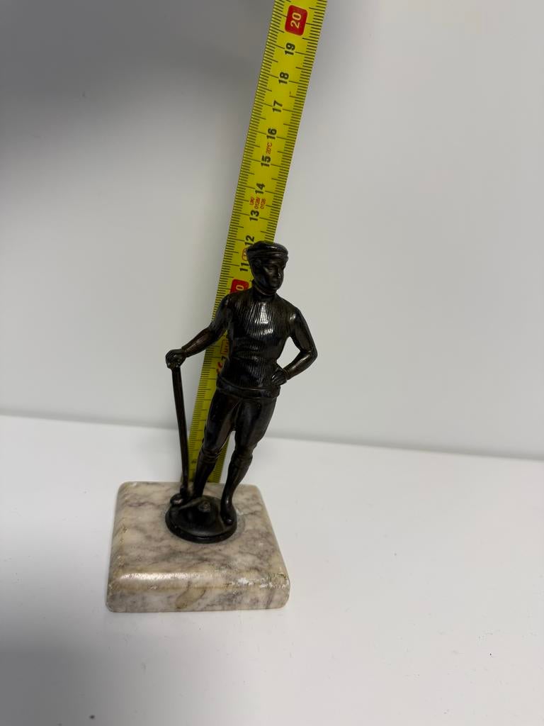 Klein bronzen beeldje van golfer of hockeyer, Ophalen of Verzenden