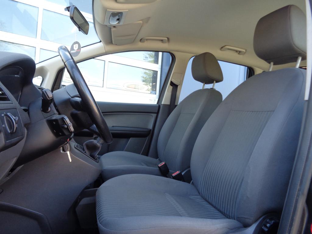 Ford Focus C-MAX 1.6-16V Champion 101PK Airco Cruise LMV Ter, Voorwielaandrijving, 1596 cc, 101 pk, Gebruikt