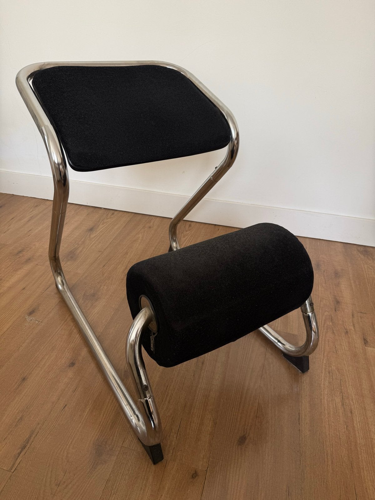 Hag Balans ergonomische kniestoel - Vintage design, Ophalen, Gebruikt, Zwart, Metaal