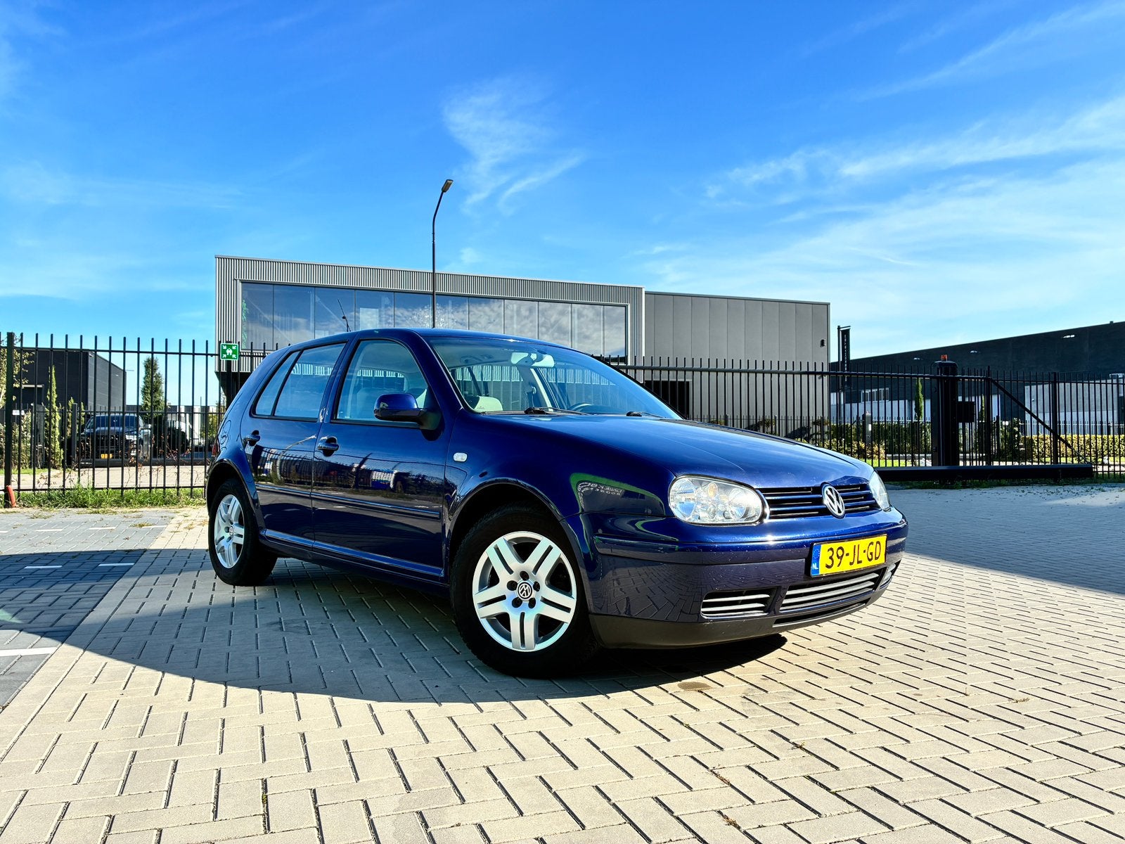 Volkswagen Golf 1.6 16V Highline 2002 Blauw, Auto's, Voorwielaandrijving, 1145 kg, 4 cilinders, Blauw