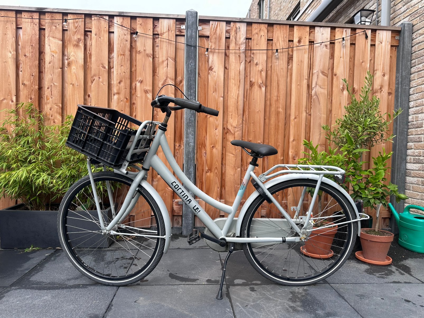 Kinderfiets Cortina U4 Mini 26 inch mat lichtgrijs met krat, Ophalen, Gebruikt, 26 inch of meer