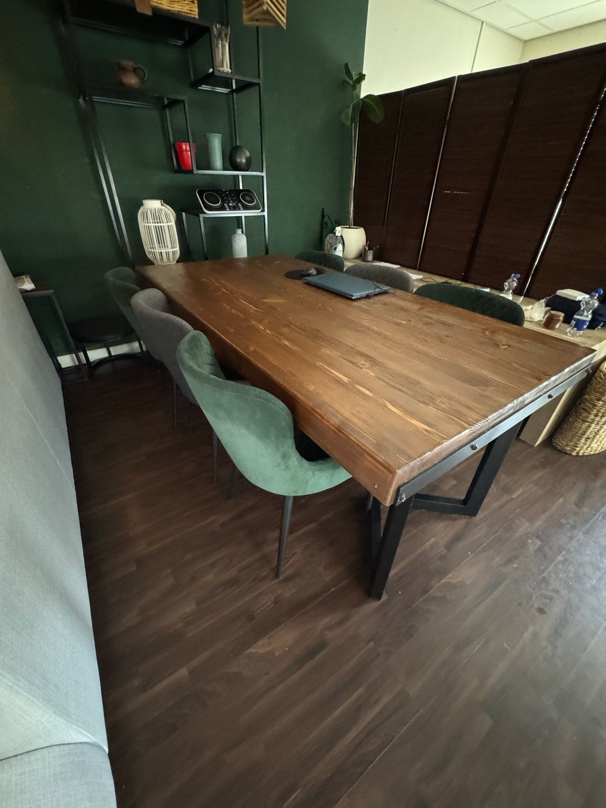 Foto 3 van Houten eettafel (200x100) met industriële poten & 6 stoelen