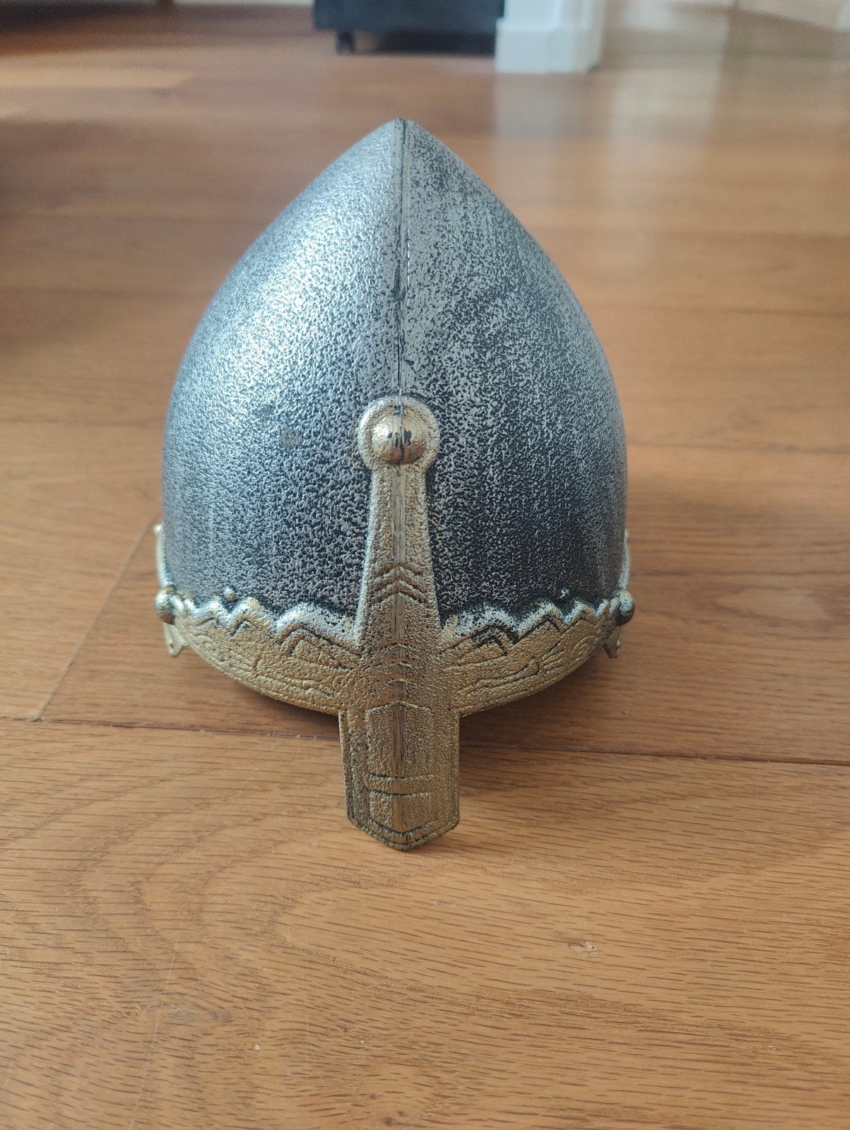 Speelgoed Viking helm met zwaard perfect om te verkleden., Ophalen, Zo goed als nieuw, Toneelattributen of Onderdelen