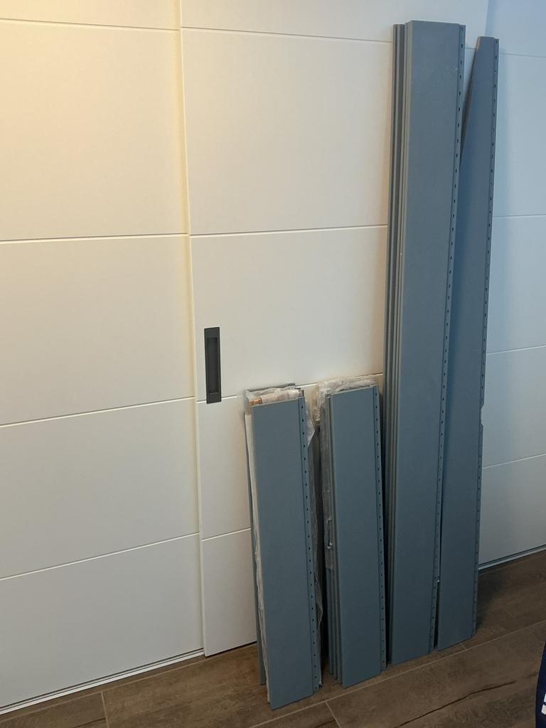 Werzalit delen 155mm diverse lengtes kleur grijs, Ophalen, Zo goed als nieuw, Overige materialen, Plinten