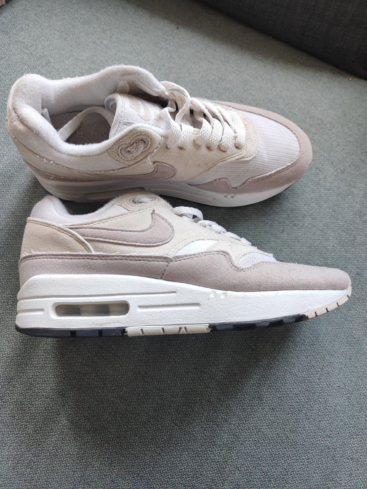 Nike Air Max 1 87. Maat 35.5
violet/phantom/white/black, Beige, Nike, Ophalen of Verzenden, Sneakers of Gympen