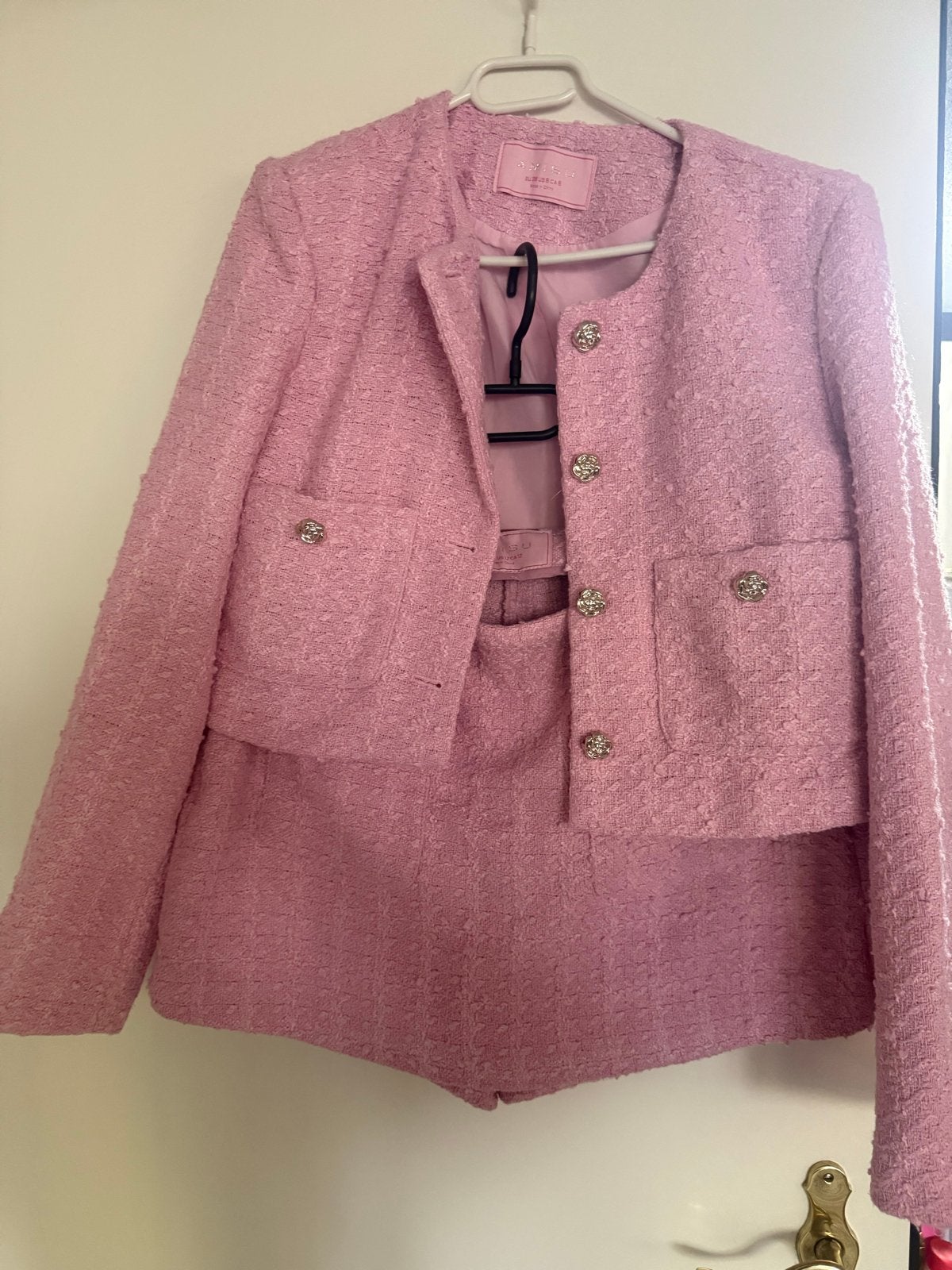 Roze tweed setje van jasje en short - Amisu maat 38, Kleding | Dames, Overige Dameskleding, Ophalen of Verzenden, Zo goed als nieuw