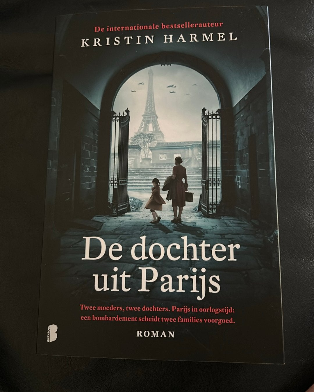 Kristin Harmel - De dochter uit Parijs, Boeken, Ophalen of Verzenden, Zo goed als nieuw, Kristin Harmel